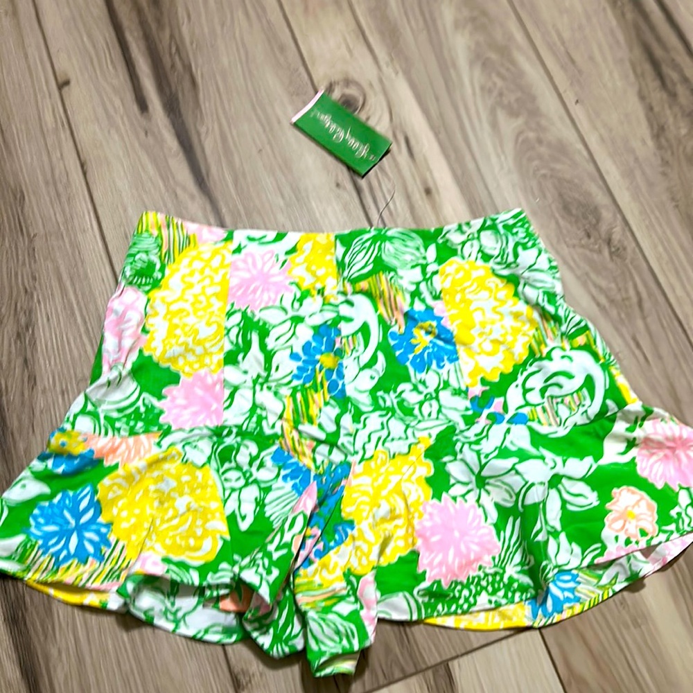 New with tags Lilly Pulitzer Folly Skort Hibiscus Stroll size 2